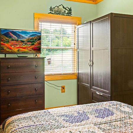 Brand New Tiny Cabin! A Bearly Adventure Sevierville Exterior foto